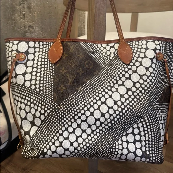 Louis Vuitton Monogram Waves Neverfull MM tote bag limited edition. - Picture 8 of 8